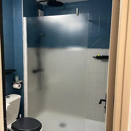 Appartement Studio Coquet à 900m De La Plage, Parking Gratuit. *