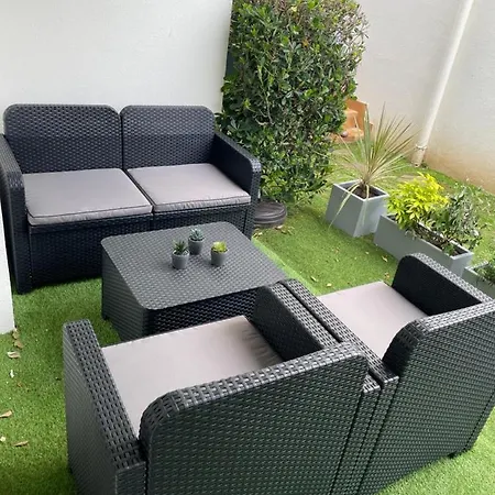 Appartement Studio Coquet à 900m De La Plage, Parking Gratuit. Bidart